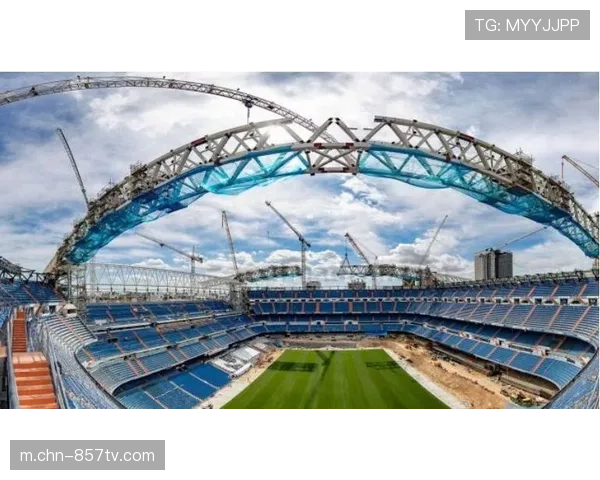 伯纳乌球场改造工程获建筑奖项，新增可开合顶棚通过验收。