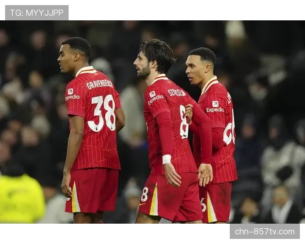 战术预览：曼联对阵利物浦，如何限制加克波的内切和迪亚斯的突破是课题。